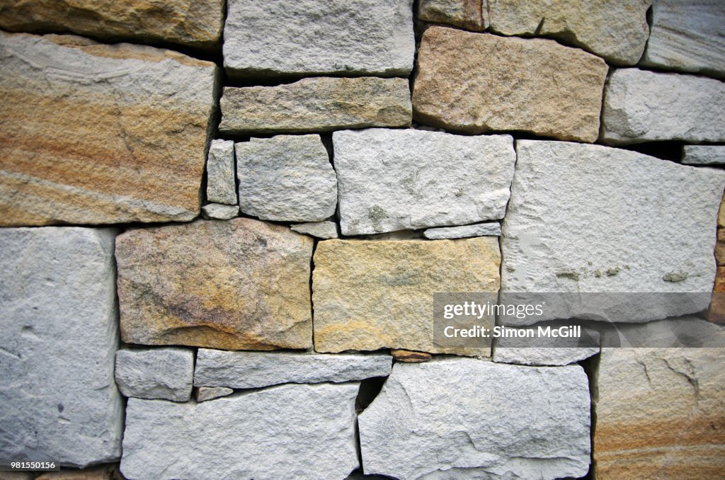 Dry stone retaining wall