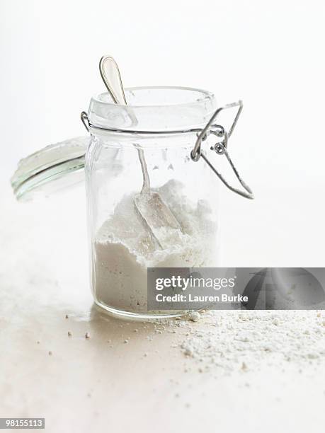 flour - barattolo di vetro foto e immagini stock