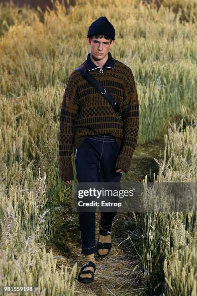 Ami Alexandre Mattiussi: Runway - Paris Fashion Week - Menswear Spring/Summer 2019 Ami Alexandre Mattiussi: Runway - Paris Fashion Week - Menswear Spring/Summer 2019