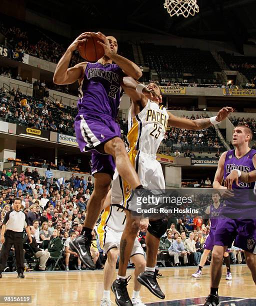 Ime Udoka of the Sacramento Kings battles Brandon Rush of the Indiana Pacers at Conseco Fieldhouse on March 30, 2010 in Indianapolis, Indiana. NOTE...