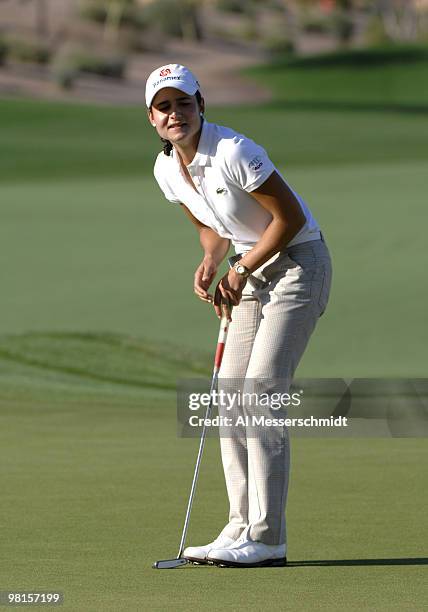 Lorena Ochoa misses an eagle putt on the 18th hole during the third round of the 2007 Safeway International at Superstition Mountain Golf and Country...