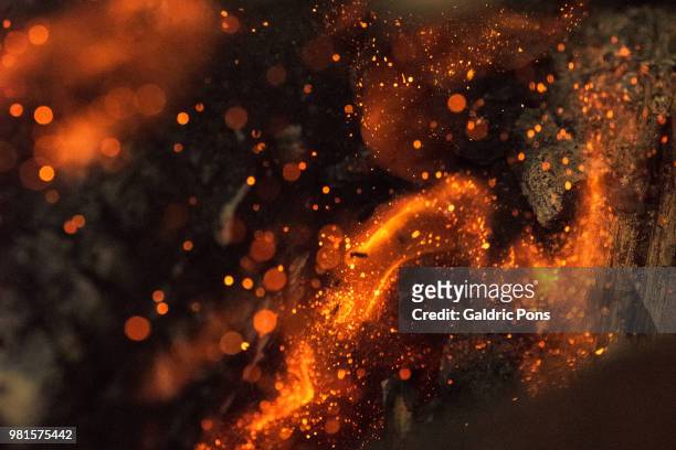 fire flam - lava 個照片及圖片檔