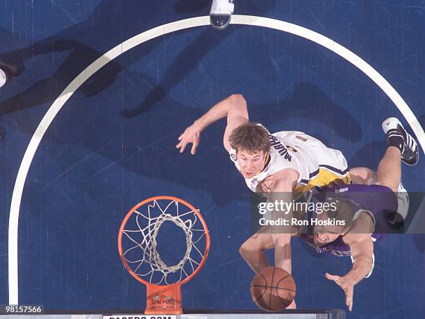 Spencer Hawes of the Sacramento Kings battles Troy Murphy of the Indiana Pacers at Conseco Fieldhouse on March 30, 2010 in Indianapolis, Indiana....