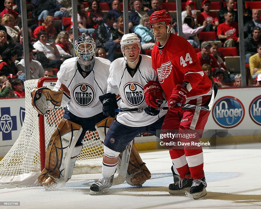 Edmonton Oilers v Detroit Red Wings