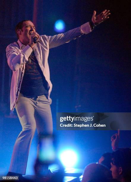 Scott Weiland of Stone Temple Pilots performs at the Louisville Palace on March 30, 2010 in Louisville, Kentucky.