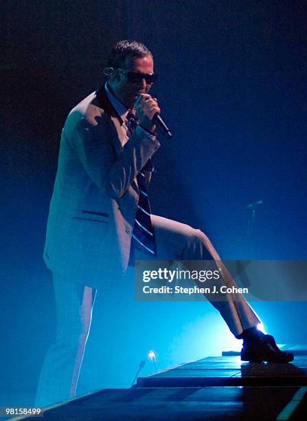 Scott Weiland of Stone Temple Pilots performs at the Louisville Palace on March 30, 2010 in Louisville, Kentucky.