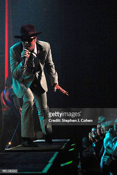 Scott Weiland of Stone Temple Pilots performs at the Louisville Palace on March 30, 2010 in Louisville, Kentucky.