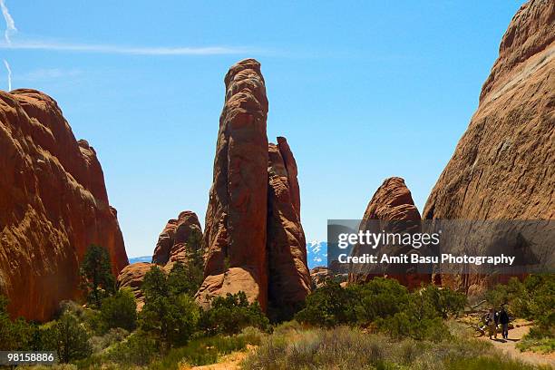 knives of rock in arches national park - amit basu stockfoto's en -beelden