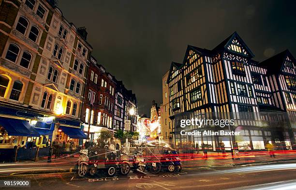 street at night - soho london fotografías e imágenes de stock