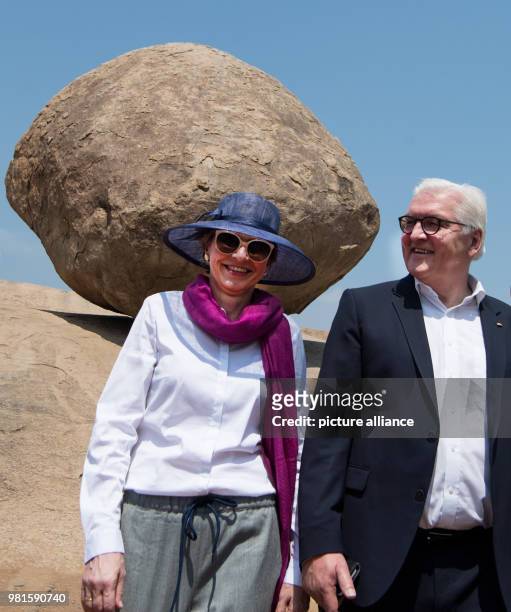 March 2018, India, Mahabalipuram: Federal president Frank Walter Steinmeier and his wife Elke Buedenbender visiting a temple district in...