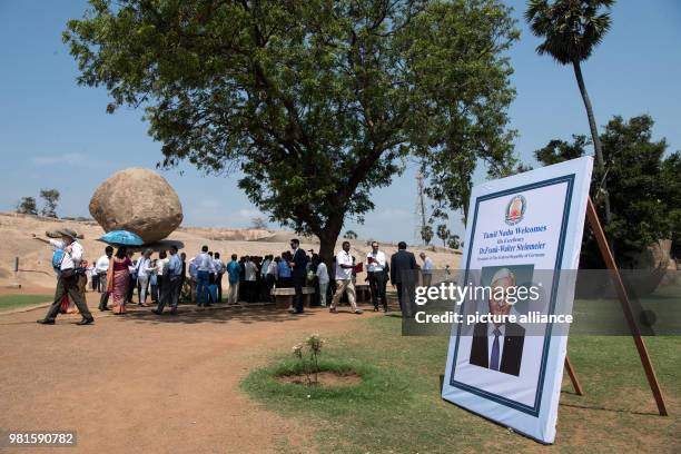 March 2018, India, Mahabalipuram: Federal president Frank Walter Steinmeier and his wife Elke Buedenbender visiting a temple district in...