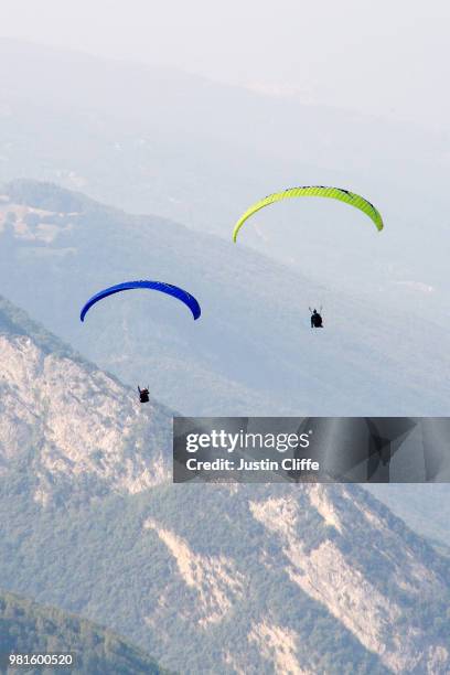 two paraponters - justin cliffe stockfoto's en -beelden