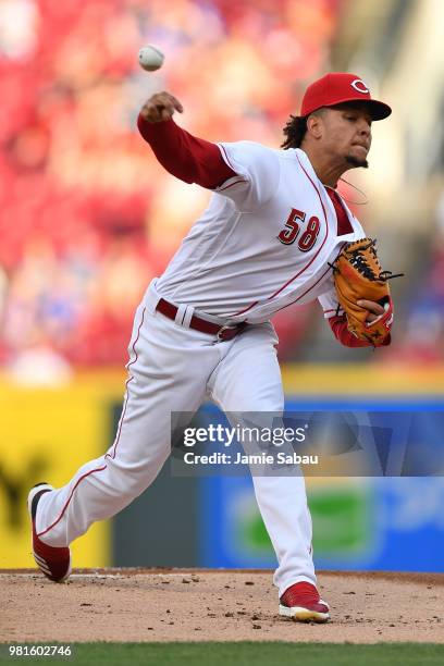 Luis Castillo of the Cincinnati Reds pitches in the first inning against the Chicago Cubs at Great American Ball Park on June 22, 2018 in Cincinnati,...