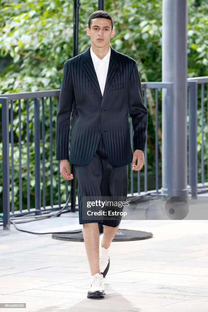 Issey Miyake: Runway - Paris Fashion Week - Menswear Spring/Summer 2019