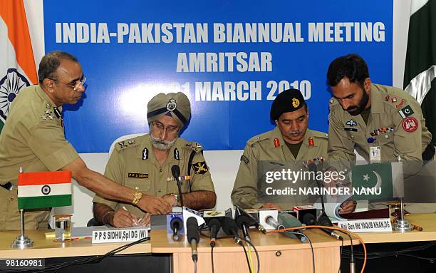 Pakistan Rangers Director General Photos and Premium High Res Pictures ...