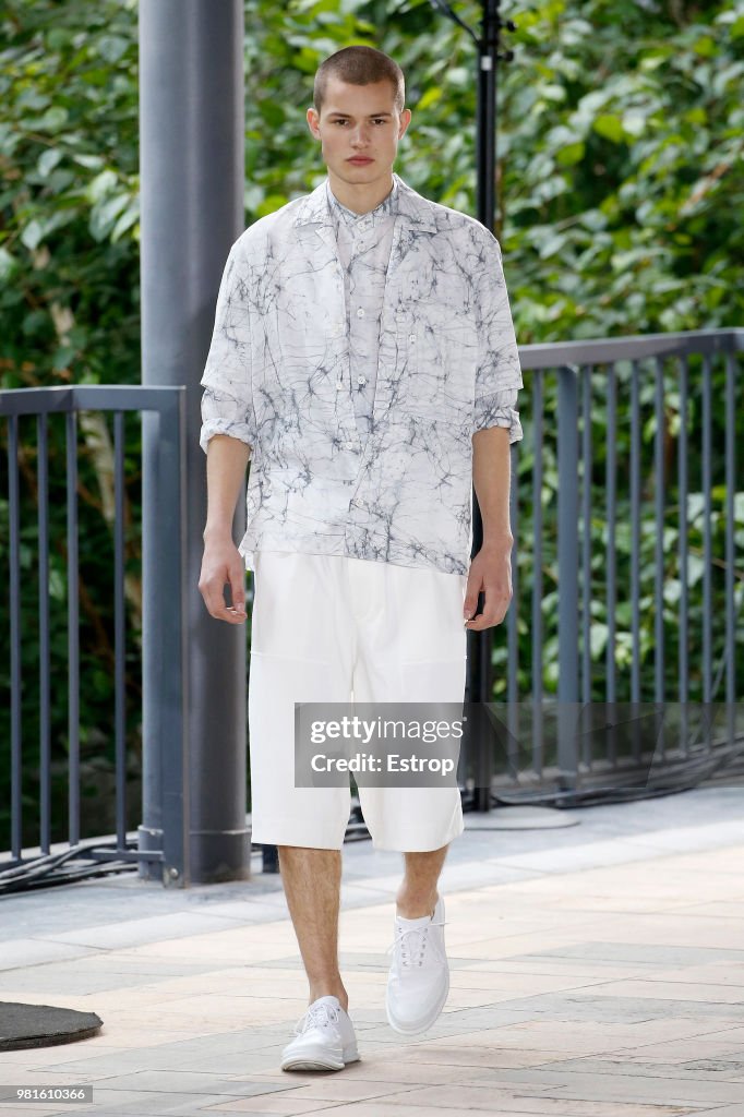 Issey Miyake: Runway - Paris Fashion Week - Menswear Spring/Summer 2019