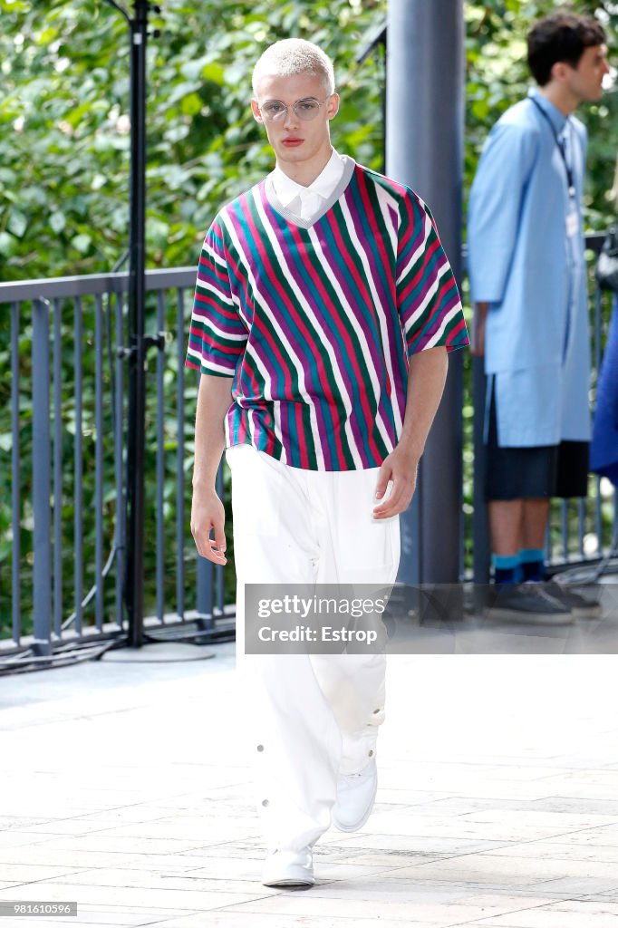 Issey Miyake: Runway - Paris Fashion Week - Menswear Spring/Summer 2019