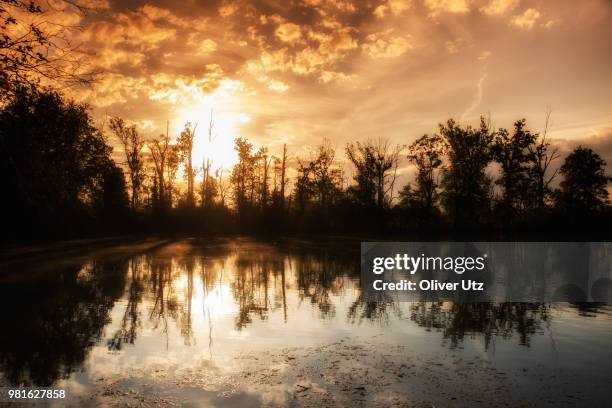 sonnenaufgang - sonnenaufgang stock pictures, royalty-free photos & images