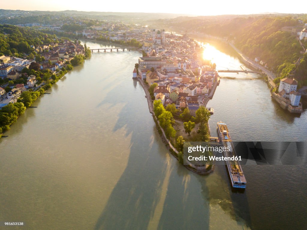 Germany, Bavaria, Passau, confluence of three rivers, Danube, Inn and Ilz