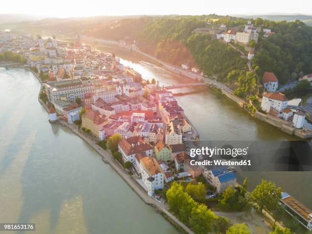 germany, bavaria, passau, confluence of three rivers, danube, inn and ilz - inn stockfoto's en -beelden