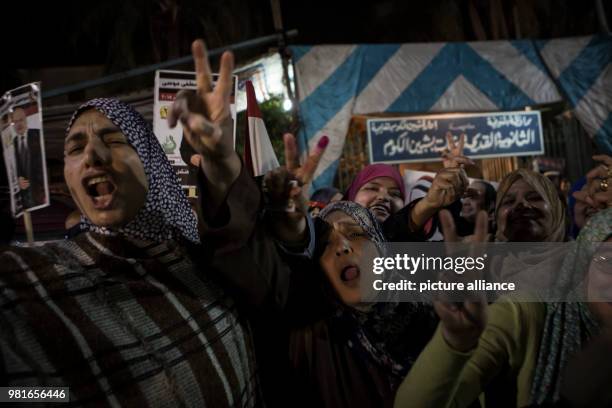 Ululating Ululating Photos and Premium High Res Pictures - Getty Images