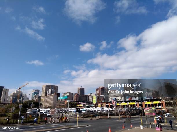 view of the city of johannesburg in the district of newton - soweto stock-fotos und bilder