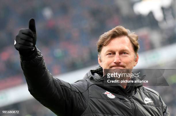 March 2018, Germany, Hannover: soccer, Bundesliga, Hannover 96 vs RB Leipzig in the HDI Arena. Leipzig head coach Ralph Hasenhuettl thanking the fans...