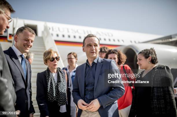 April 2018, Jordan, Amman: Foreign Miniser Heiko Maas from the Social Democratic Party being greeted at the airport. Photo: Michael Kappeler/dpa