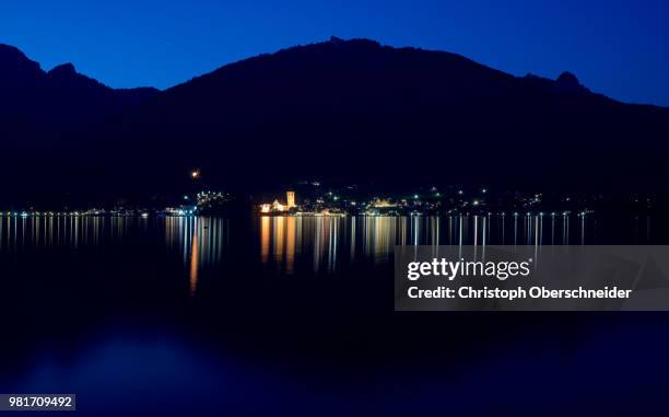 wolfgangsee at night - wolfgangsee stock pictures, royalty-free photos & images