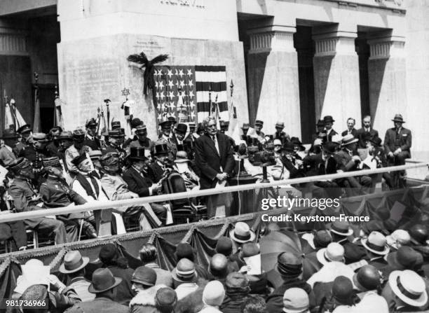 Discours de l'ambassadeur des Etats-Unis Myron Timothy Herrick lors de l'inauguration du mémorial de l'escadrille Lafayette dans le parc de...