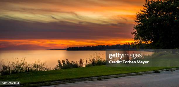 evening sunset in cobourg - cobourg imagens e fotografias de stock