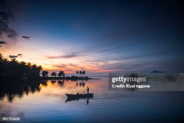 sunrise in pengadoh natuna - natuna photos et images de collection