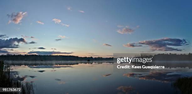 ochtend - ochtend fotografías e imágenes de stock