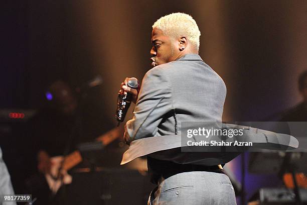 Sisqo of Dru Hill performs during the Amateur Night Show Off Quarter Finals at The Apollo Theater on March 31, 2010 in New York City.