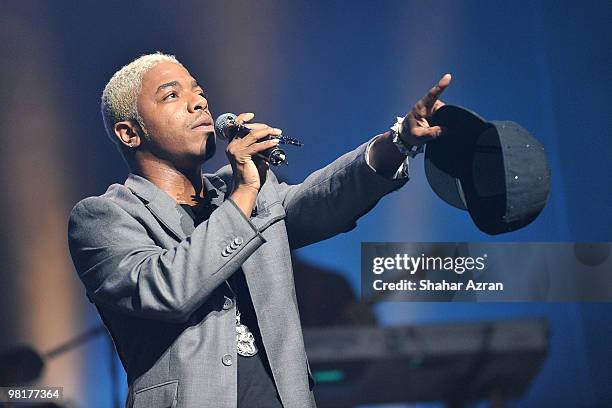 Sisqo of Dru Hill performs during the Amateur Night Show Off Quarter Finals at The Apollo Theater on March 31, 2010 in New York City.