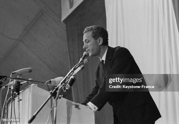 Discours de François Missoffe lors du débat entre Pierre Mendès France et Georges Pompidou, dans le cadre de la campagne des élections législatives...