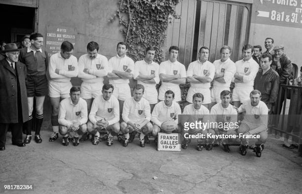 Présentation de l'équipe de France de rugby avant le match de rugby France - Pays de Galles lors du Tournoi des Cinq Nations au stade de Colombes en...