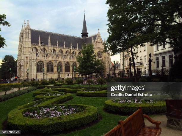 iglesia de notre dame, bruselas - bruselas bildbanksfoton och bilder