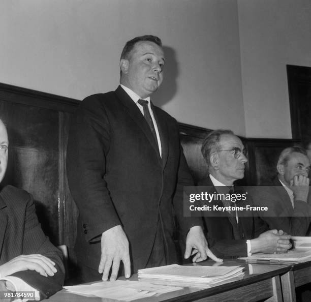 Le secrétaire de la Confédération générale du travail Georges Séguy lors d'une rencontre entre les délégations de la fédération et du parti...