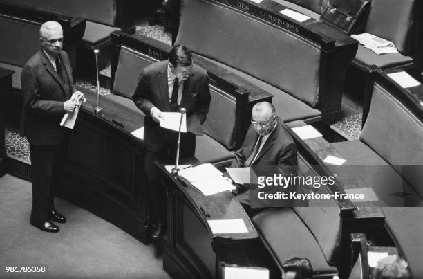 Le premier ministre Georges Pompidou lors du débat sur la motion de censure à l'assemblée nationale à Paris en France, le 20 mai 1967.