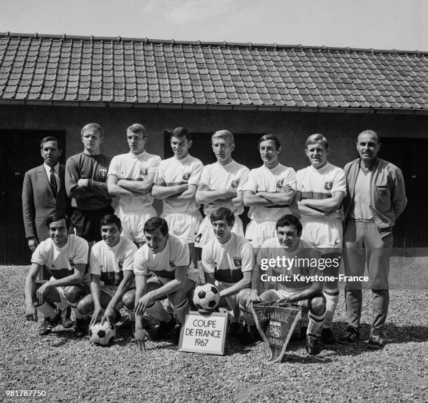 Présentation des joueurs de l'Olympique lyonnais avant le match de la finale de la coupe de France de football entre le FC Sochaux et l'Olympique...