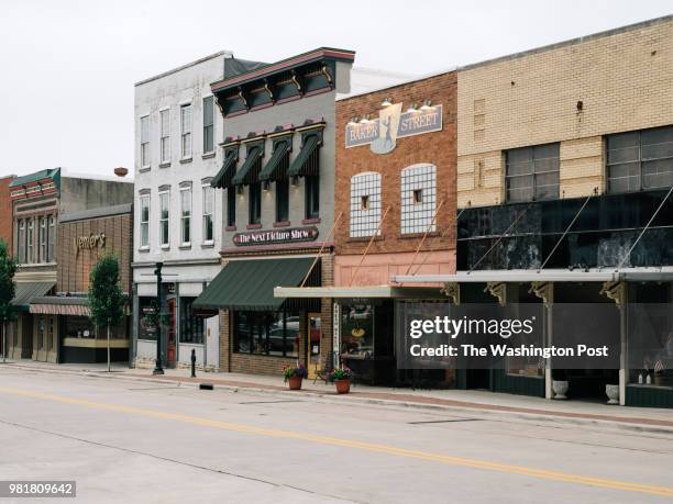 West 3rd Street in downtown Dixon.