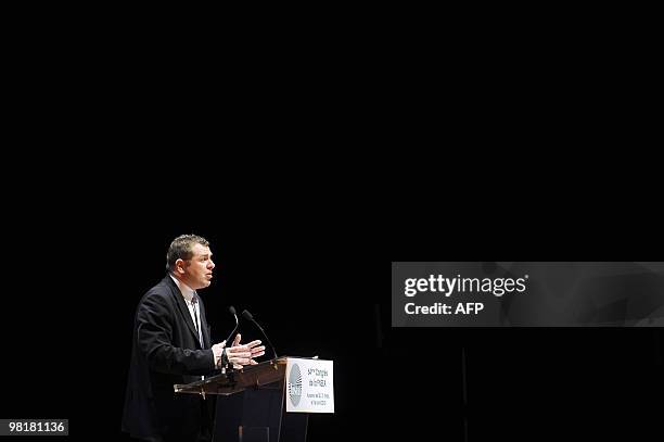 William Villeneuve, président des Jeunes Agriculteurs, s'exprime devant les journalistes, le 1er Avril 2010 à Auxerre, lors de sa venue au 64ème...