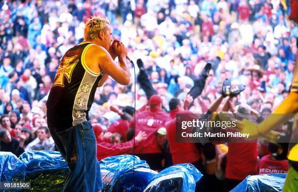 Joey Biro of Superheist performs on stage at the Falls Festival in December 2001 in Lorne, Australia.