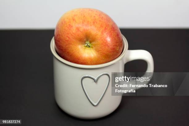 love the fruit - fernando trabanco fotografías e imágenes de stock