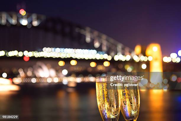 obrigado! champagne à noite - sydney harbour bridge night imagens e fotografias de stock