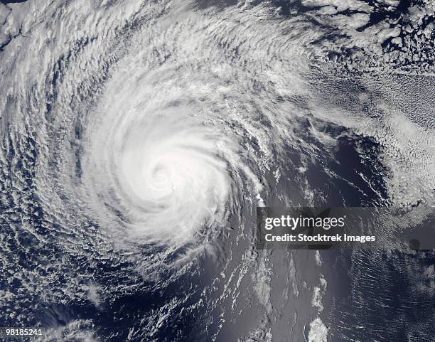 august 8, 2009 - hurricane felicia heading west towards hawaii. - eye of the storm stock pictures, royalty-free photos & images