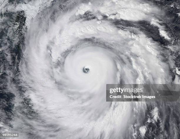 september 27, 2008 - hurricane jangmi - oog van de storm stockfoto's en -beelden
