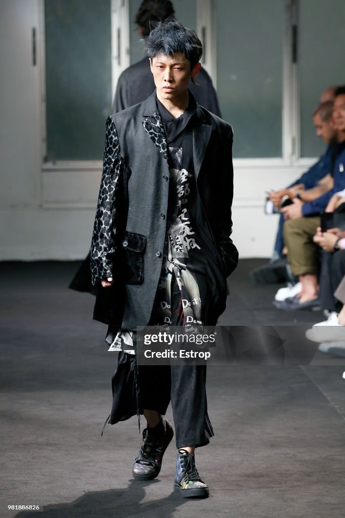 Yohji Yamamoto: Runway - Paris Fashion Week - Menswear Spring/Summer 2019