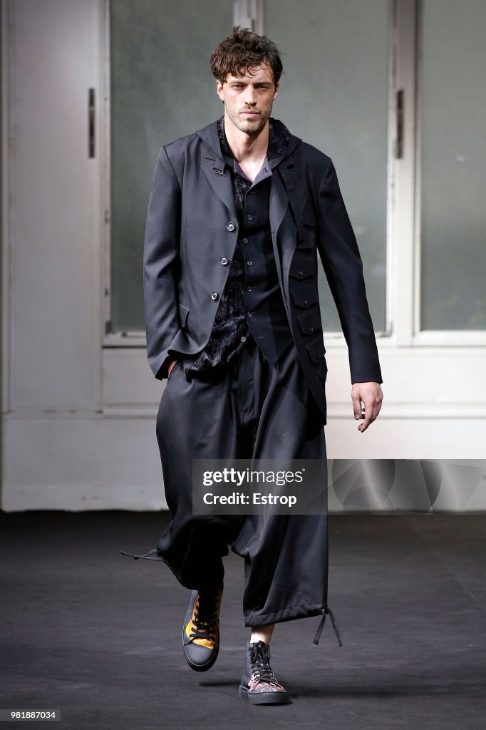 Yohji Yamamoto: Runway - Paris Fashion Week - Menswear Spring/Summer 2019